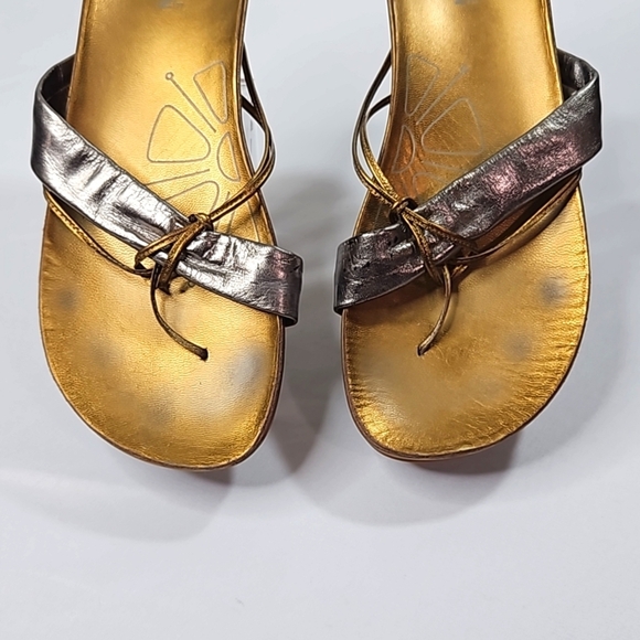 Kenneth Cole Reaction Yum Yum Bronze Metallic Thong Sandals Size 10 - Picture 2 of 9